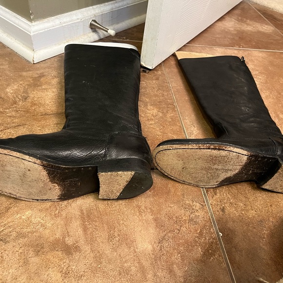 Frye Melissa Button Back Zip Boot - Picture 10 of 12